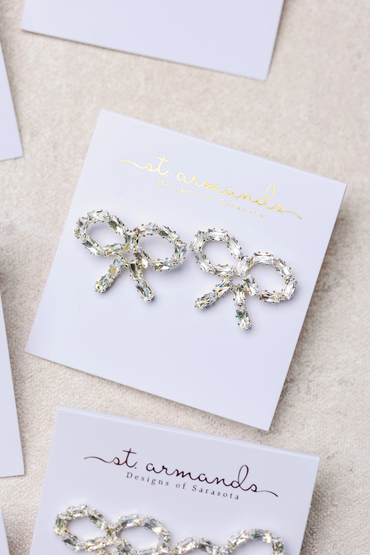 Sparkling Diamond Mini Bow Earring