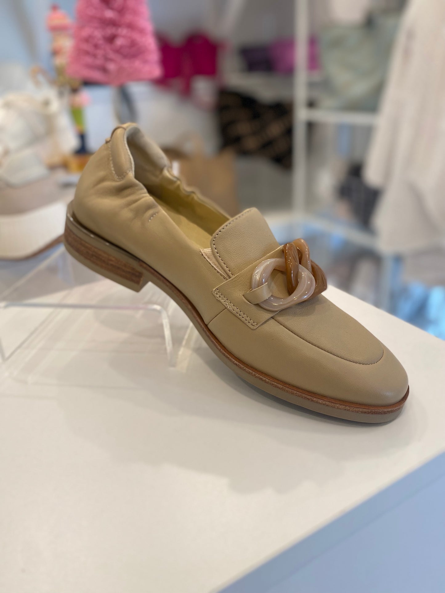 Gali Creme Loafer